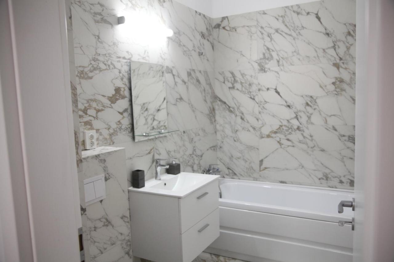 Luxury Downtown Apartment クルージュ＝ナポカ エクステリア 写真